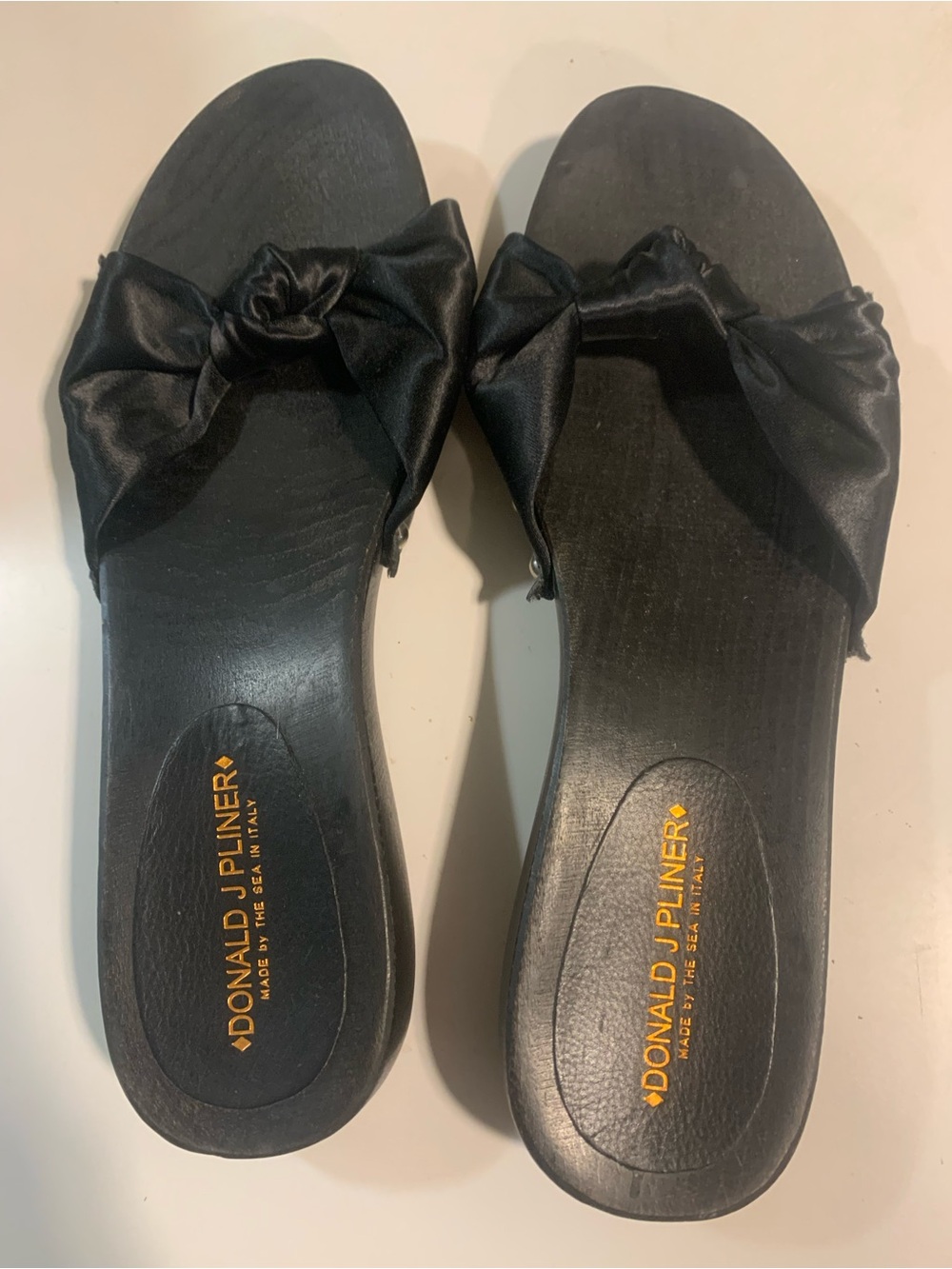 Donald J. Pliner Women's Black Bow Slide Sandals